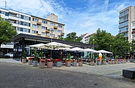 Neu errichtetes Café