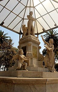 Alberdi monumentua, Tucuman hiriburuko Alberdi plazan.