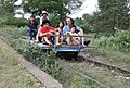 柬埔寨用于旅游观光的“竹制轨道车”