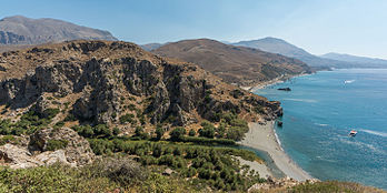 Vista panorâmica da praia de Preveli e a foz do rio Megalopotamos no centro-sul de Creta. (definição 6 000 × 3 000)