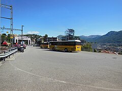 Arrêt des bus régionaux en lieu et place de l'ancienne gare du LT.