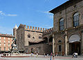 Bologna'da "Piazza Maggiore" Meydanı; "Fontana del Nettuno (Neptün Çeşmesi)" ve "Re Enzo Sarayı"