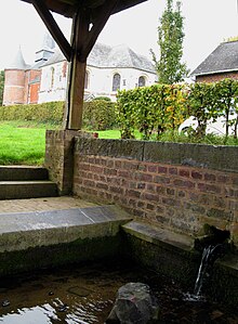 Gronard lavoir et église fortifiée 1.jpg