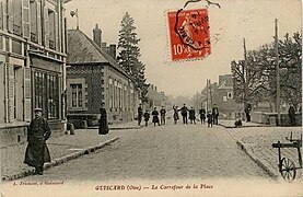 Le carrefour de la place en 1914.