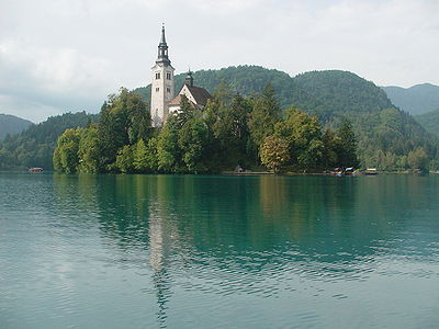 Slika:Bled island with church01.JPG