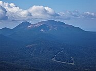 雄阿寒岳からの雌阿寒岳