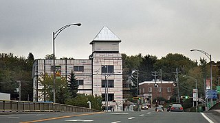 Bridge over the Saint-François in Windsor.