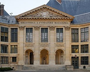 Fronton de la bibliothèque Mazarine à Paris, à laquelle a été léguée une partie des archives et de la bibliothèque de Faugère.