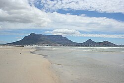 Tafelberg soos gesien vanaf Milnerton