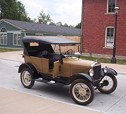 Ford model T používaný na turistické vyjížďky v Greenfield Village