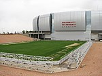 Das Spielfeld außerhalb des Stadions