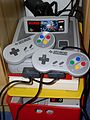 SNES mit eingestecktem Modul