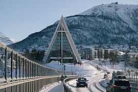 Вид с Тромсёйского моста