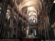 Catedral de Canterbury, on es traslladaren les relíquies del sant.