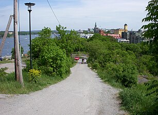 Vägen upp till toppen byggdes 1710 av ryska krigsfångar.