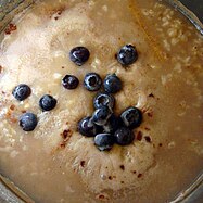 Oatmeal with blueberries