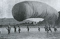 Batalla de Liaoyang, Tripulación rusa de un globo manteniéndolo en el suelo.