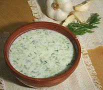 Tarator er en afkølet drik med yoghurt og agurk, der også kendes fra blandt andet fra det bulgarske køkken
