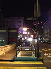 Top of stairs connecting upper Stockton Street with lower Stockton Street (2013)