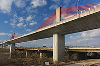南の下流側に並行する名古屋高速6号清須線の赤とんぼ橋
