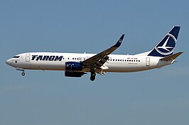 Een Boeing 737-800 van Tarom