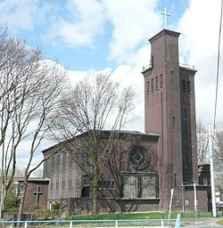 Die Ephiphaniaskirche von Süden (2010)