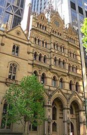 L'ancienne bourse des valeurs de Collins Street (en), à Melbourne, a été conçue dans le style gothique vénitien par l'architecte William Pitt (en).