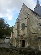 Église Saint-Sulpice, façade du XIIe siècle.