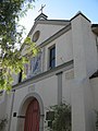 La puerta principal de Nuestra Señora Reina de los Ángeles en 2007.