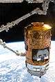 HTV-2essent atracada a un CBM actiu