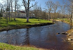 Kärujoki ja Kärun kartanon päärakennus