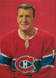 photographie en couleur de Provost avec le maillot rouge des Canadiens de Montréal