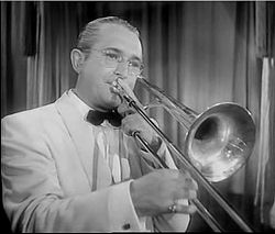 Il trombonista e bandleader Tommy Dorsey dal film The Fabulous Dorseys (1947)