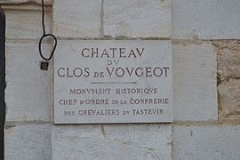 Plaque apposée à l'entrée du château