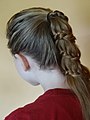 Pferdeschwanz mit spiraligem Lace braid