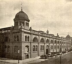 Außenansicht der Zentralmarkthalle I (vor 1897)