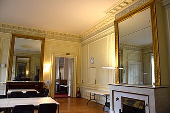 Le salon jaune.