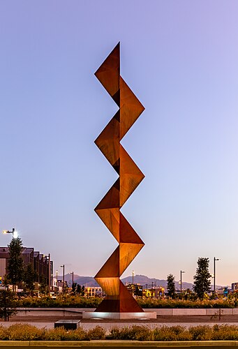 Скульптура «Вака Хины». Крайстчерч, Новая Зеландия