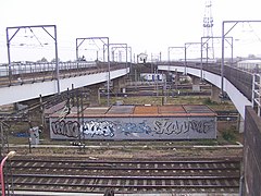 De bruggen over de WCML ten zuiden van het station.