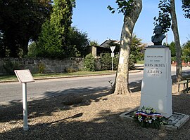 Monument to a dead soldier