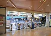 JR四ツ谷駅方面改札（2022年6月）