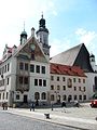 Rathaus (1904/05) und St. Georg