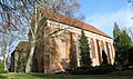 Kirche m. Eisenkreuzen von 1869 u. 1871 sowie Grabstein von 1854 auf dem Friedhof