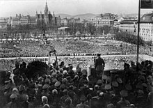 Bundesarchiv Bild 183-1987-0922-500, Wien, Heldenplatz, Rede Adolf Hitler.jpg