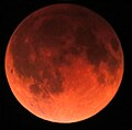 美國明尼蘇達州亨內平縣明尼阿波利斯的月全食，時間為07:46 UTC