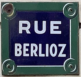 Voir la plaque.