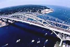 El segundo vano del puente Blue Water (en primer plano) construido en 1997.