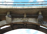 Kvarnholmsbron, undersida med rester efter nedre körbanan