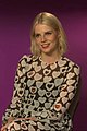 Lucy Boynton interpreta Astrid Sloan.