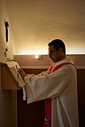 Serment de fidélité à l'Église catholique sur l'Évangile.